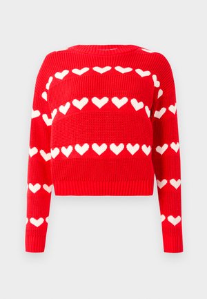 Rotes gestricktes Crop-Top mit weißen Herzmustern. Verfügt über einen Rundhalsausschnitt und gerippte Bündchen und Saum. Weiche Textur und lässige Passform.