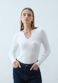 Anna Field Strikkegenser - off-white