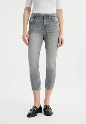 - Jeansy Skinny Fit