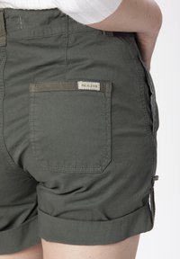 Rica Lewis Short - vert