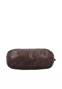 Sac rectangulaire en cuir marron foncé vu du dessous, montrant les coutures et une texture douce, légèrement usée.