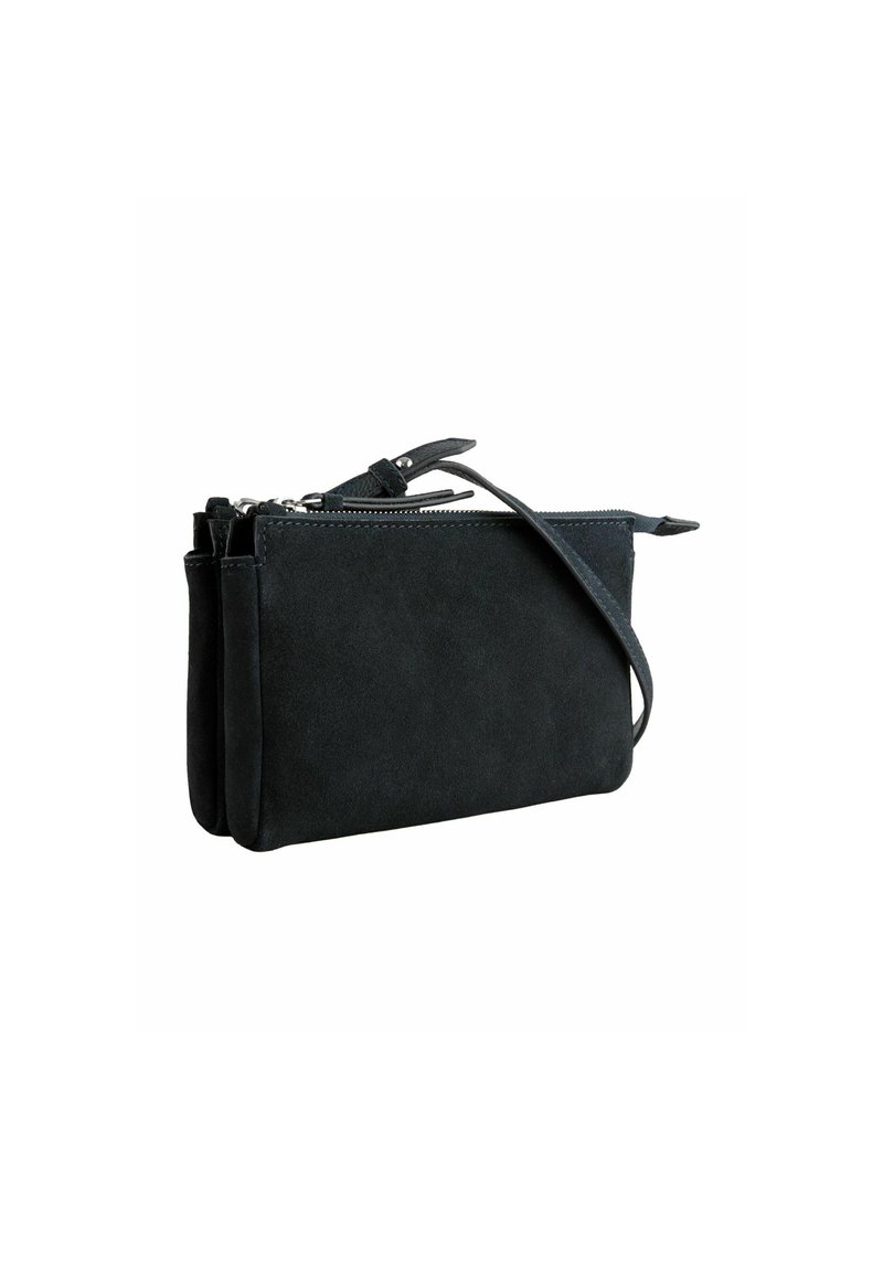 Sorte suede clutch bag med lynlås, aftagelig skulderrem og glat tekstur. Indeholder to rum til organisering.