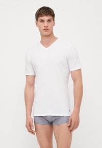 Calvin Klein Underwear - V NECK 3 PACK - Undershirt - white Thumbnail Image 1