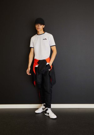 MEDUNO - T-shirt basic - white