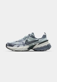 V2K RUN - Trainers - pure platinum/metallic cool grey/wolf grey/cool grey/light bone
