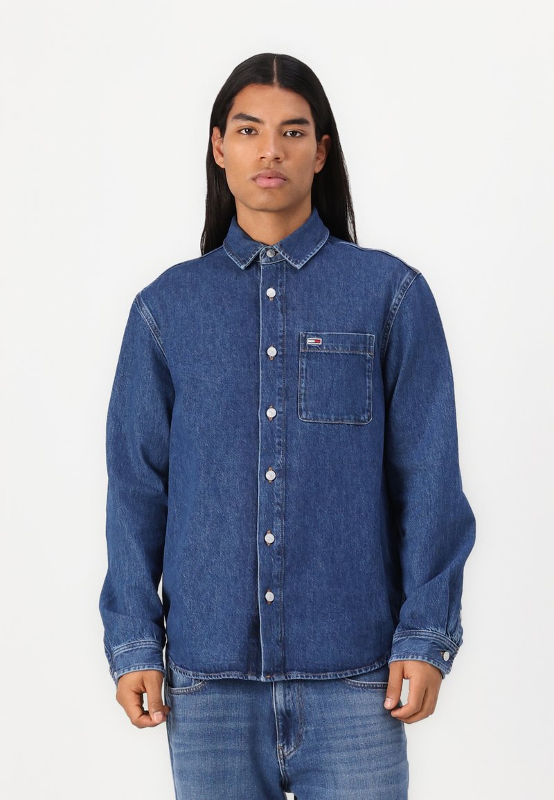 Tommy Jeans - REGULAR SHIRT  - Hemd - denim medium, Vergrößern