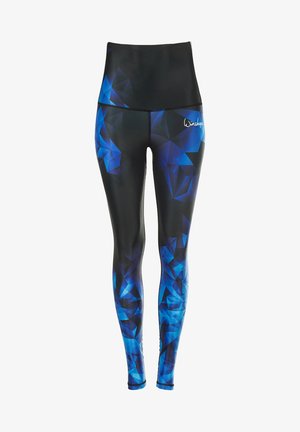 Högmidjade svarta leggings med ett blått geometriskt mönster, tillverkade av elastiskt tyg, med en slät yta och förstärkta sömmar.