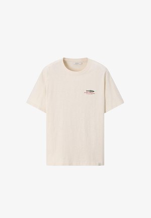 Crèmekleurig T-shirt met korte mouwen, een kleine visgrafiek en de tekst "Riviera di Positano" op de linkerborst.