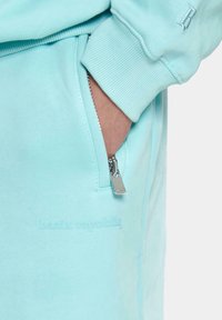 Dropsize BAZIX REPUBLIQ SUPER HEAVY BLANK JOGGER - Træningsbukser - tiffany