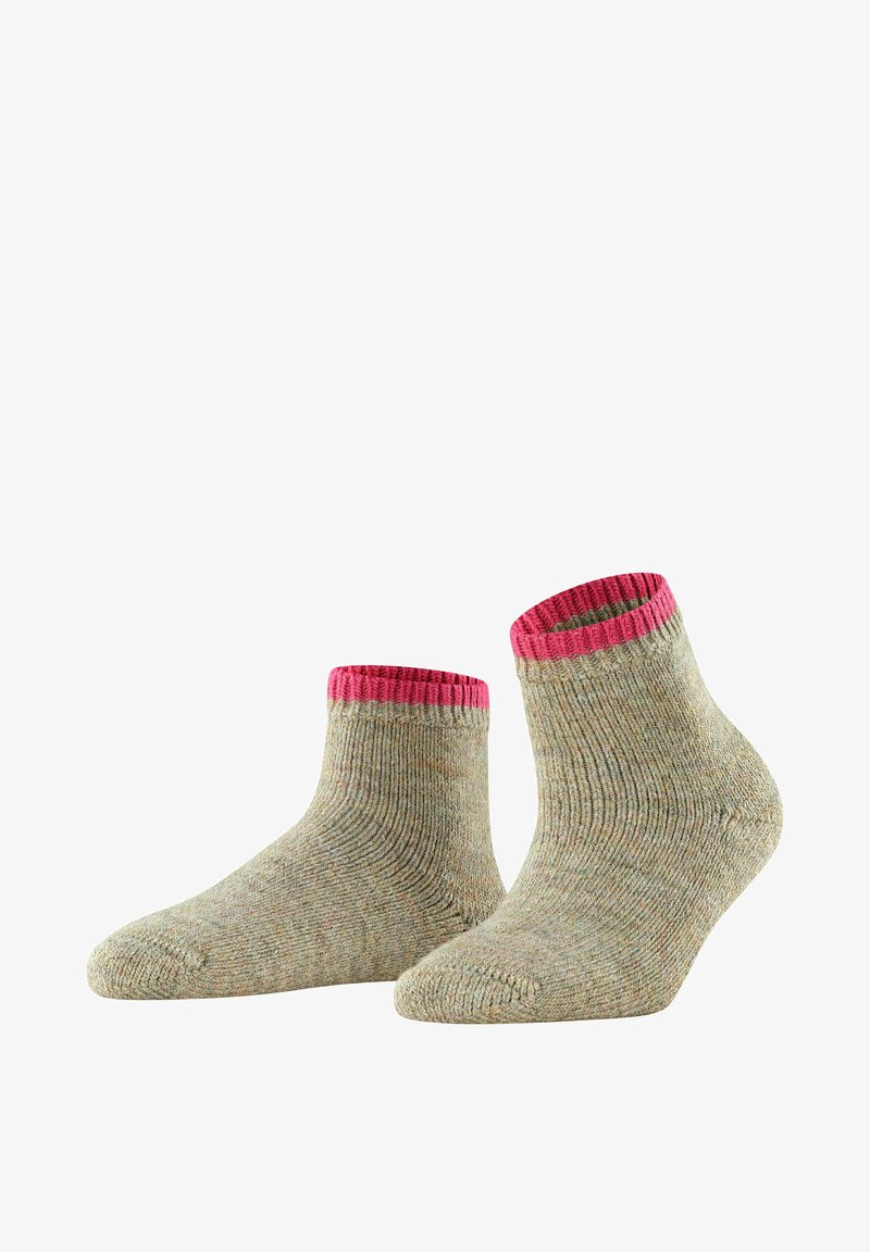 Stricksocken in einer grünlich-braunen Mischung mit einem gerippten pinken Bündchen. Knöchelhohes Design mit weichem Griff und glatter Oberfläche.