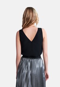 IKKS ÄRMELLOSES  - Top - black
