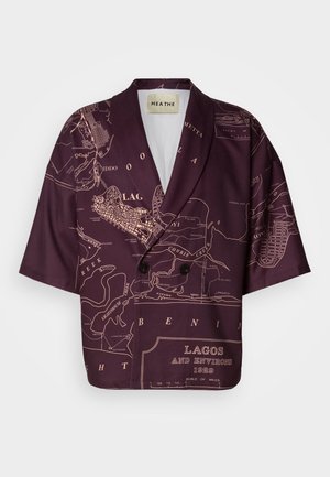 Kurzärmeliger Blazer in tiefem Burgunderrot mit einer Kartenbedruckung von Lagos. Verfügt über einen Reverskragen, eine doppelte Knopfschluss und eine glatte Stofftextur.