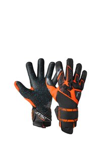 Torwarthandschuhe mit einer schwarzen Latex-Handfläche mit blauen Spritzern, orangefarbenen Akzenten, strukturiertem Handrücken und verstellbarem Handgelenkband für eine enge Passform.
