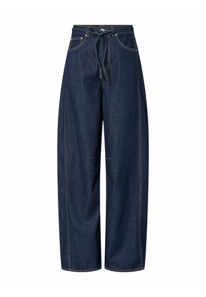 Weite Jeanshose in Dunkelblau mit Kordelzugbund, sichtbaren Nähten und zwei Fronttaschen. Klassische Denim-Textur.