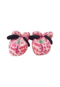 Pantofole rosa in peluche con motivo leopardato, caratterizzate da accenti neri a forma di orecchie e una morbida texture. Design slip-on con una fodera delicata.