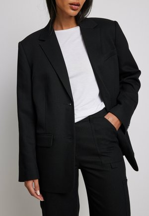 NA-KD OVERSIIZE - Short coat - black