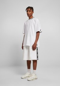 Starter TAPE  - Shorts - white