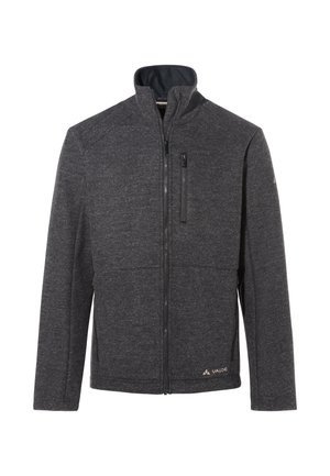 Dunkelgraue Fleecejacke mit durchgehendem Reißverschluss, Stehkragen, Reißverschlusstasche auf der Brust, seitlichen Taschen und Vaude-Logo unten links.