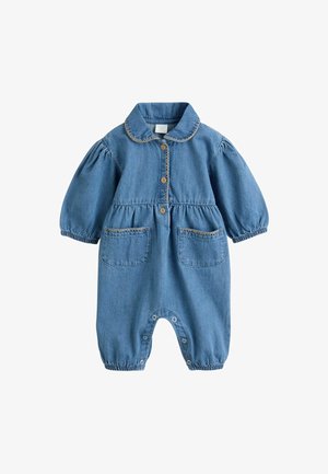Denim babydragt med puffede ærmer, Peter Pan-krave, knapper foran, to forlommer og trykknapper ved benene.