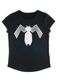 Sort bomulds T-shirt med et stort hvidt edderkoppediagram med lange ben og en rund krop, korte ærmer og en let buet kant.