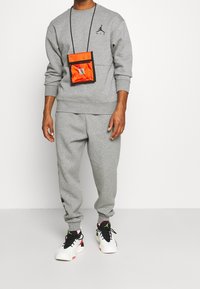 Jordan Felpa - mottled dark grey