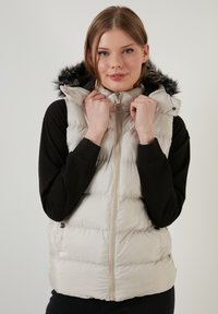 LELA SLIM FIT - Strukirani kaput - stone colored