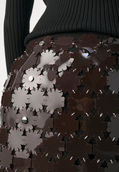 Rabanne EXCLUSIVE RHODOID SKIRT - Omlottkjol - ruby red