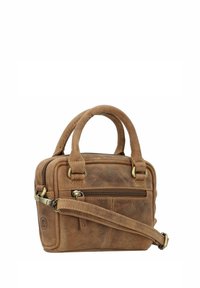 Sac à main en cuir marron avec deux poignées supérieures, une bandoulière amovible, une poche zippée à l'avant et des détails cousus.