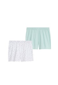 Två par shorts: ett par vita med lätt gråblommigt mönster, det andra mintgröna med vertikala ränder. Båda har elastiska midjor.