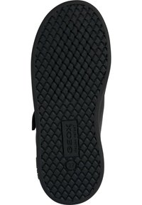 Suola in gomma nera con motivo a diamante, presenta un logo Geox e un'etichetta con le dimensioni. Il design include un bordo liscio senza hardware visibile.