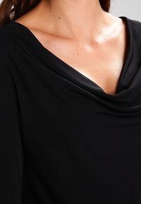 Anna Field Top s dlouhým rukávem - black