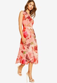 Lipsy ONE SHOUDLER BOW PETITE - Rochie de zi - pink