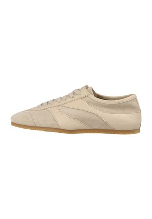 Light beige low-top sneaker with suede and smooth leather panels, lace-up closure, and gum rubber sole, viewed from the outer side.