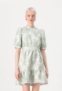 Vero Moda - VMSULLE SHORT DRESS - Hverdagskjole - fog green Miniaturebillede 1