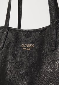 Guess VIKKY II LARGE SET - Cabas - black logo