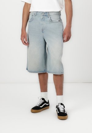 ONSCARL SUPER BAGGY JORTS  - Farkkushortsit - light blue denim