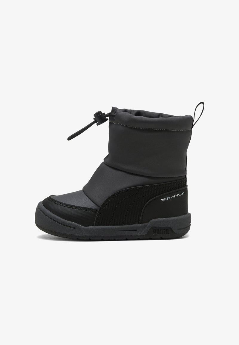 Botte d'hiver noire déperlant avec tige rembourrée, fermeture à cordon ajustable et semelle en caoutchouc conçue pour une protection par temps froid.