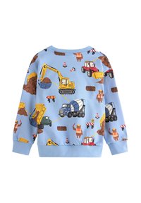 Jasnoniebieska bluza z wzorem kolorowych pojazdów budowlanych, w tym koparek i betoniarek, z prążkowanymi mankietami i kołnierzem.