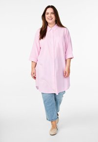 Zizzi LANGES GESTREIFTES MIT 3/4 ÄRMELN - Paitamekko - begonia p.wh.stripe