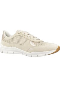 Zapatilla beige con parte superior de malla y ante, que presenta una lengüeta acolchada, cierre de cordones y suela de goma con agarre texturizado.