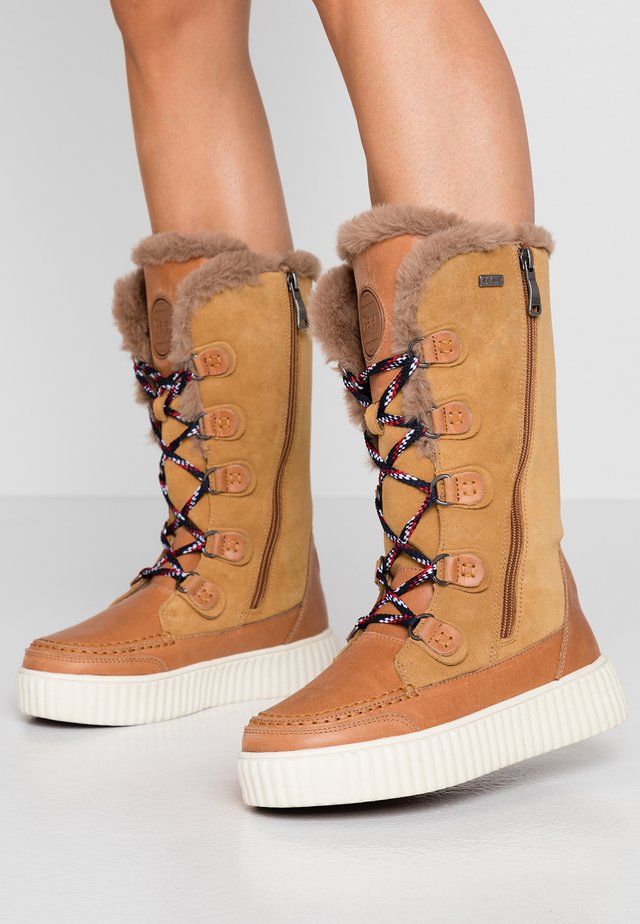 CAITYN - Snowboots - tan/church