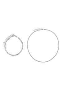 Set di bracciale e collana in argento. Entrambi presentano un design con maglie lisce e arrotondate. La collana ha una chiusura regolabile per personalizzare la misura.