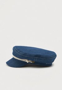 Denim flat cap with a rounded crown and a stiff brim. Features a rope accent band and contrasting stitching in white. Dark blue color.