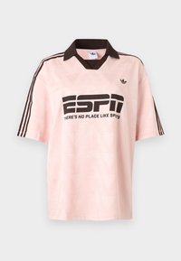 Neselectat, sandy pink