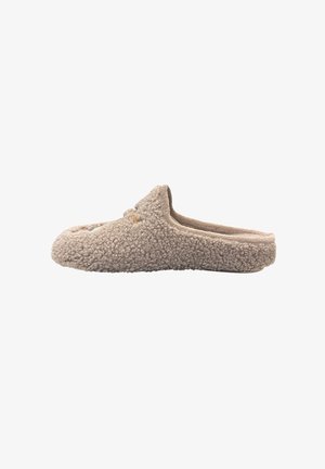 Beige fleece pantoffel met een gestructureerde, fluffy buitenkant. Beschikt over een gesloten achterkant en een open teenontwerp. Zachte voering met minimale details.