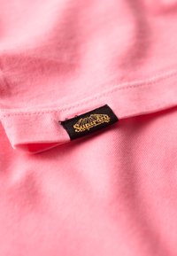 Superdry & Co VENUE - Camiseta estampada - punk pink