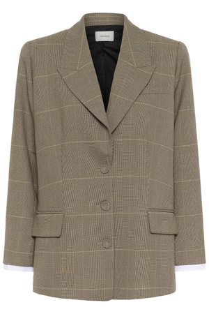 Brązowo-czarna kratkowana marynarka z szerokimi klapami, trzema guzikami z przodu, kieszeniami z patkami oraz długimi rękawami z widocznymi białymi mankietami koszuli.