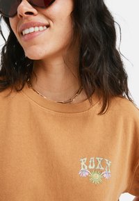 Roxy Print T-shirt - cmd0