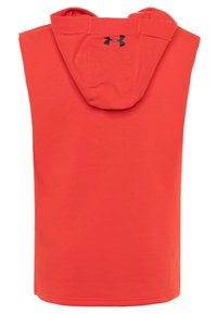 Holey rojo sin mangas con dobladillo curvado, que presenta un tejido texturizado y una capucha. Logotipo negro en la parte superior de la espalda. Diseño simple y moderno.