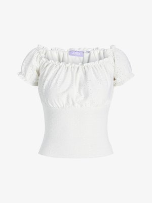 Bela bluzica brez naramnic s kratkimi naborki, z teksturiranim materialom in vzorci na očesa ter prilegajočim zgornjim delom. Vidna oznaka blagovne znamke.